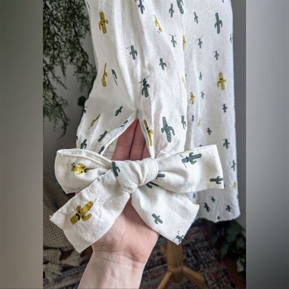 Amaryllis peasant off white cactus print top Sz S - Picture 3 of 8